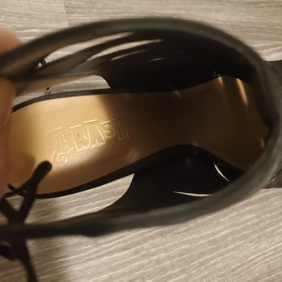 Brash Black Heels size 6.5 - Picture 3 of 4